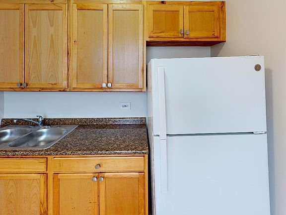 5th image of 4846 W North Ave