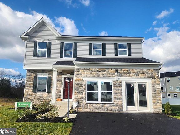 2nd image of 109 Spatterdock Rd