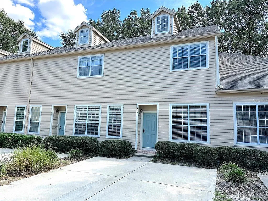 2 bed, 2.5 bath, 1400 sqft, $1,795 — Photo 1