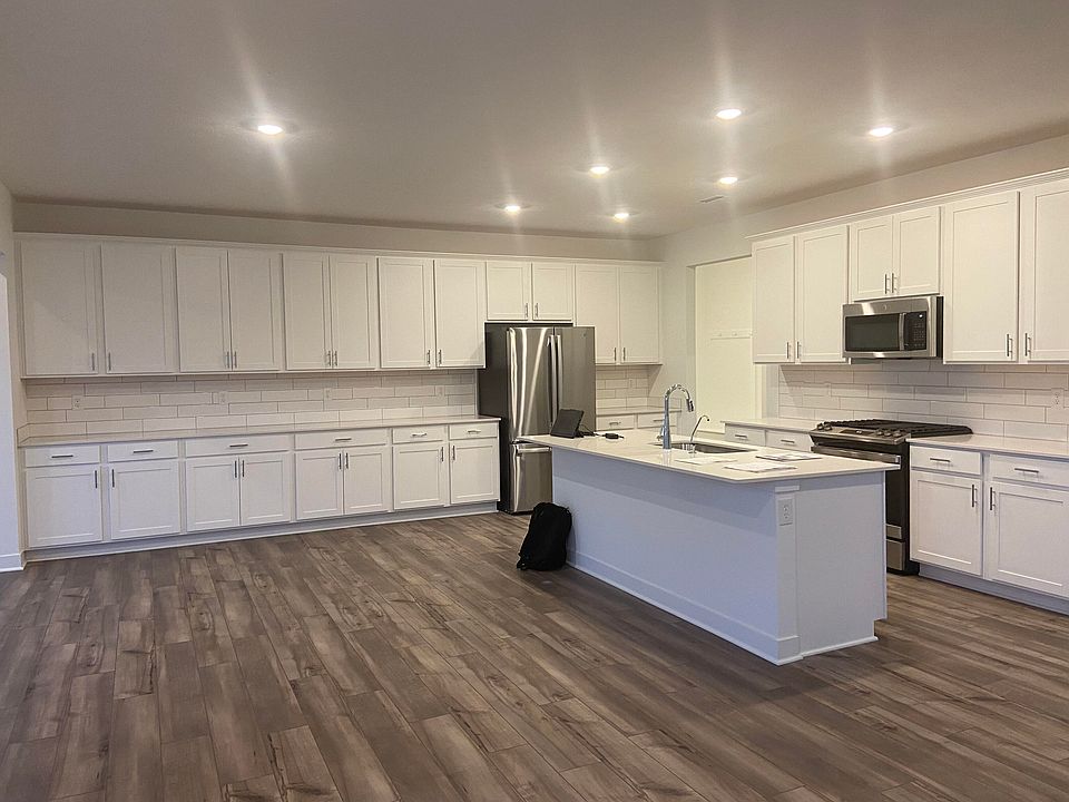 2nd image of 16039 Black Willow Ln