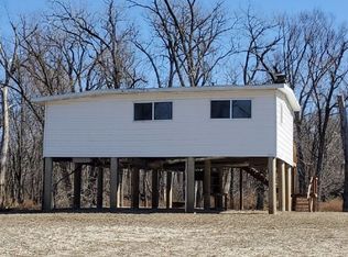 168 S River Rd, Elsberry, MO 63343