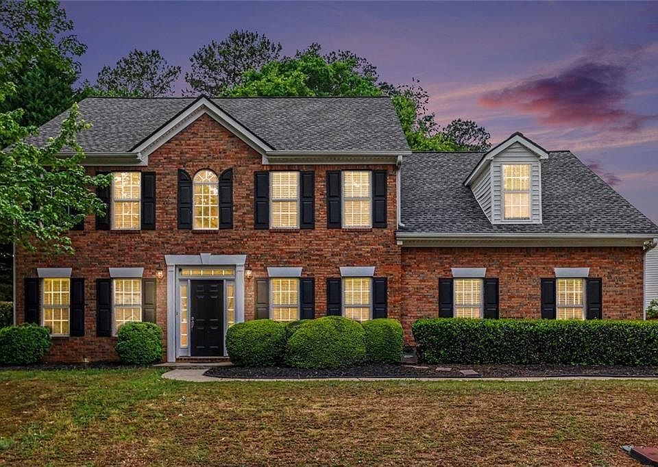 1st image of 2523 Oak Bluff Dr