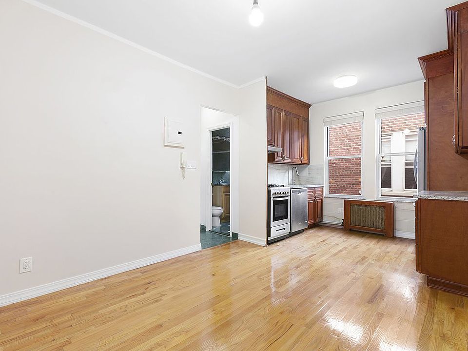 1st image of 3111 35th St APT 3F