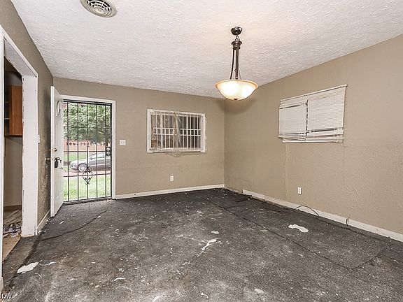 4th image of 11814 Craven Ave