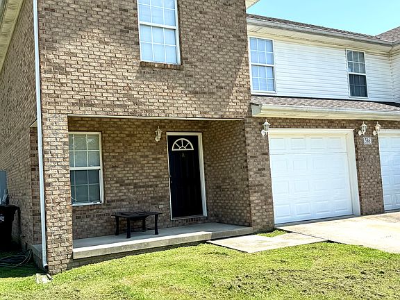 4th image of 586 Hampton Way #1