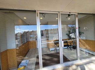 10373 Dearlove Rd APT 5H, Glenview, IL 60025