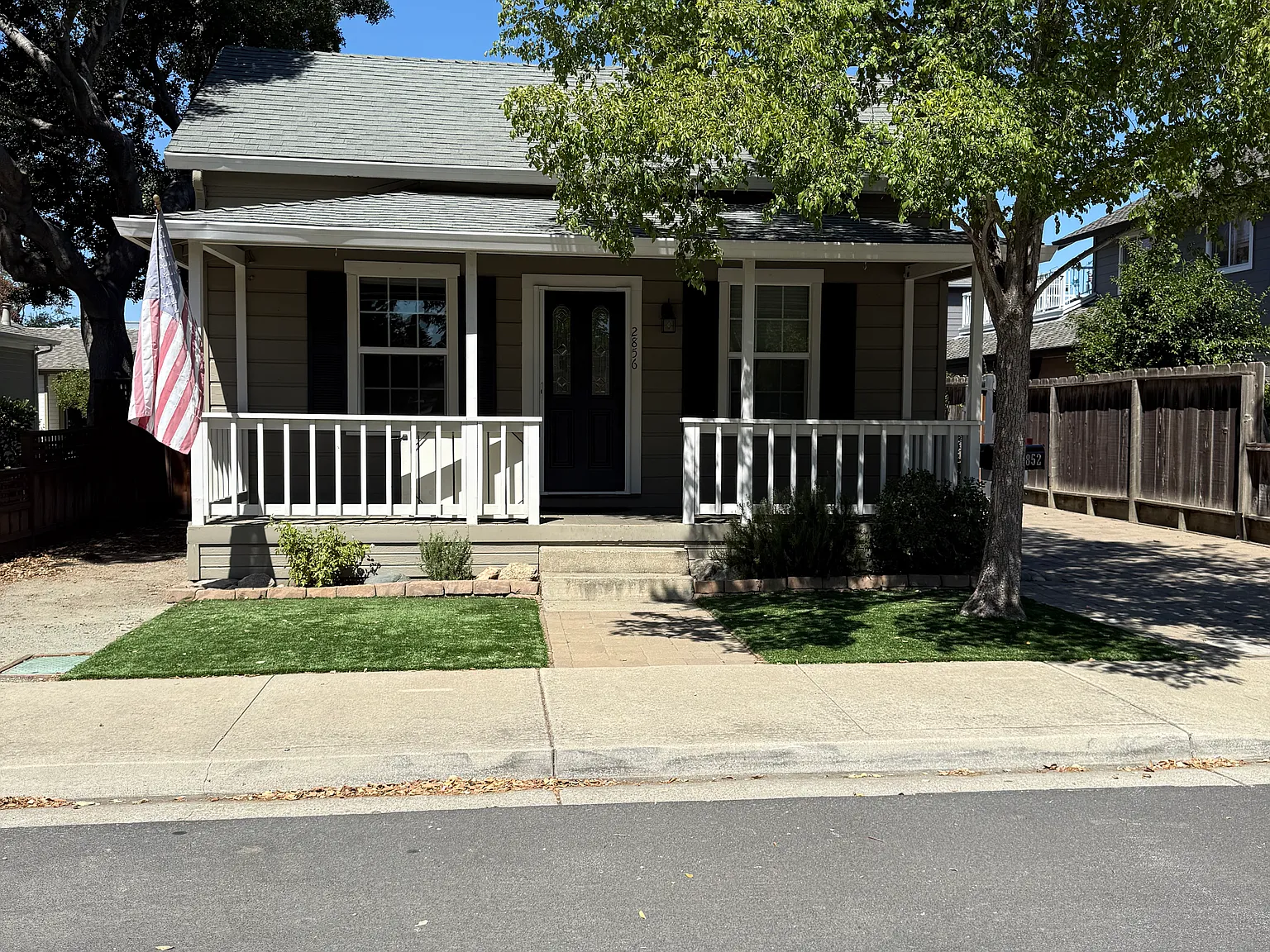 2 bed, 736 sqft, $3,100 — Photo 1