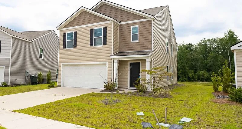 5 bed, 3.0 bath, 2361 sqft, $2,500 — Photo 4