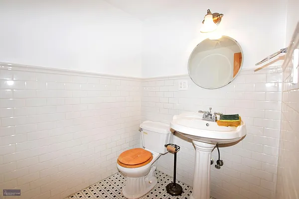 Rented by Brownstone Real Estate | media 27