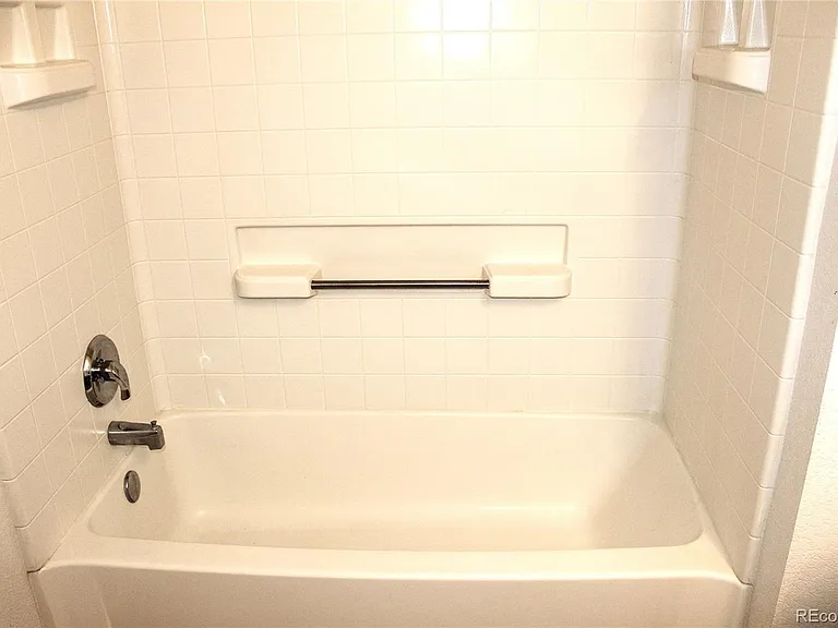 4915 Waldenwood Dr — Photo 21
