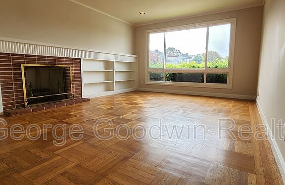 2nd image of 16 Lyndhurst Dr