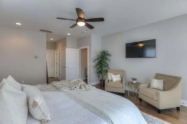 522 Vernon Cir — Photo 3