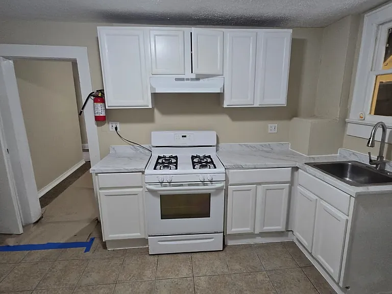 14 Nursery St #2 — Photo 2