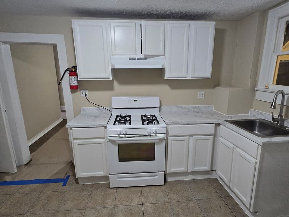 1st image of 14 Nursery St #2AA