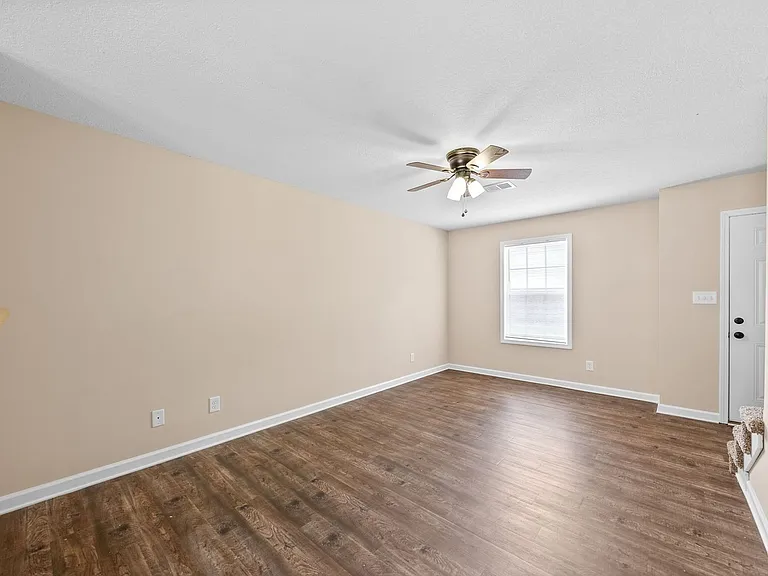 McGee Ct - 398 (x4) — Photo 7