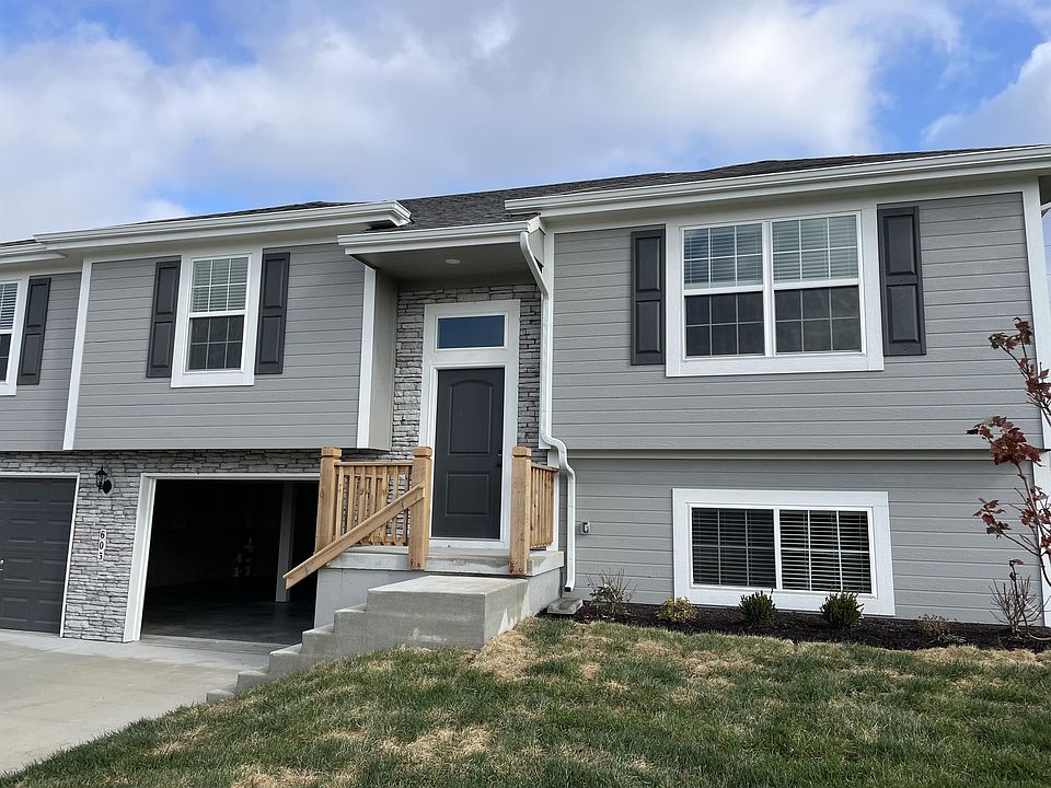 1st image of 701 SW Powell Dr