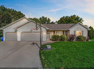 720 Hickory Valley Ct, De Pere, WI 54115