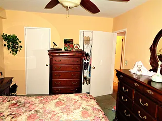 Sold by Thomas Lipovetsky, LREB