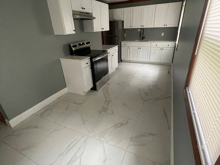 20 Yates St — Photo 2