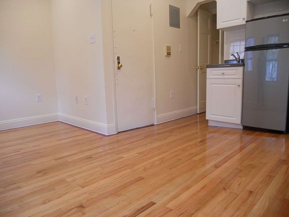 4th image of 289 W 12th St APT 7
