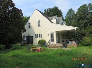 388 Bugan Villa Dr, Shacklefords, VA 23156