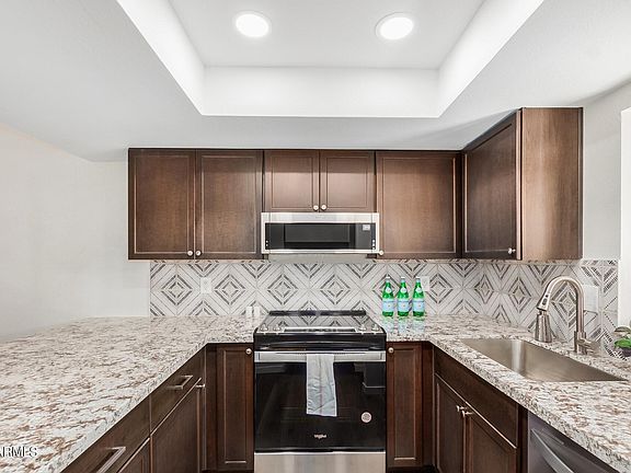 5th image of 10828 N BILTMORE Drive #121