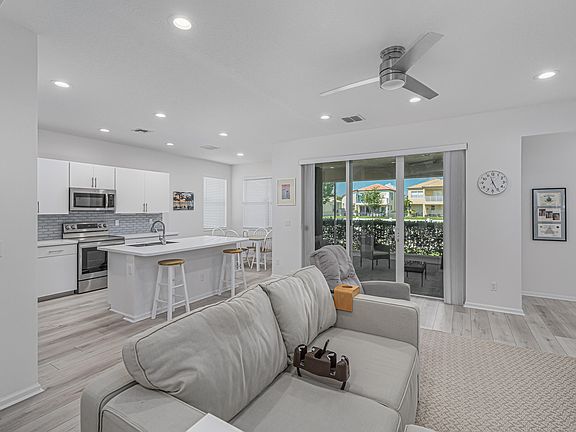 3rd image of 11227 SW Kingslake Circle