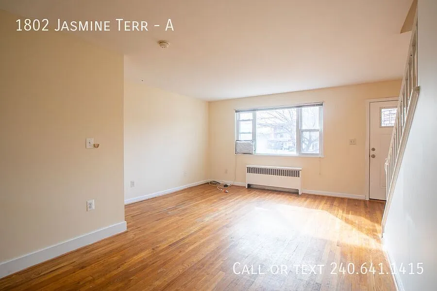 Lovely 2 Br/1.5 Ba Townhome In Hyattsville! All Utilities Included — Photo 4