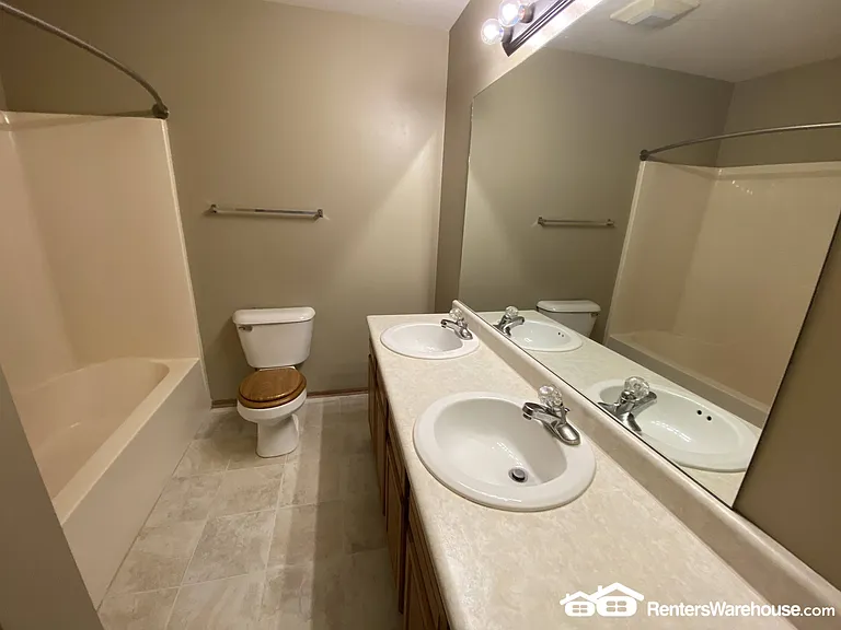737 Kitterman Cir — Photo 8