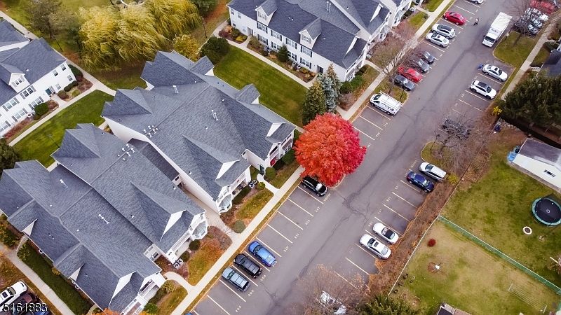 1st image of 207 Cambridge Ct