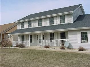 6692 Rolling Hedge Ln, Rockford, IL 61108