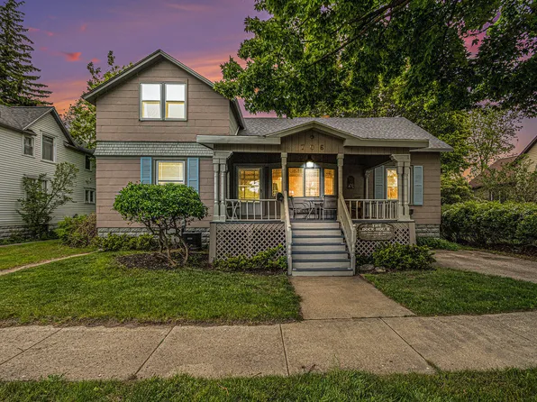 706 W Loomis St, Ludington, MI 49431