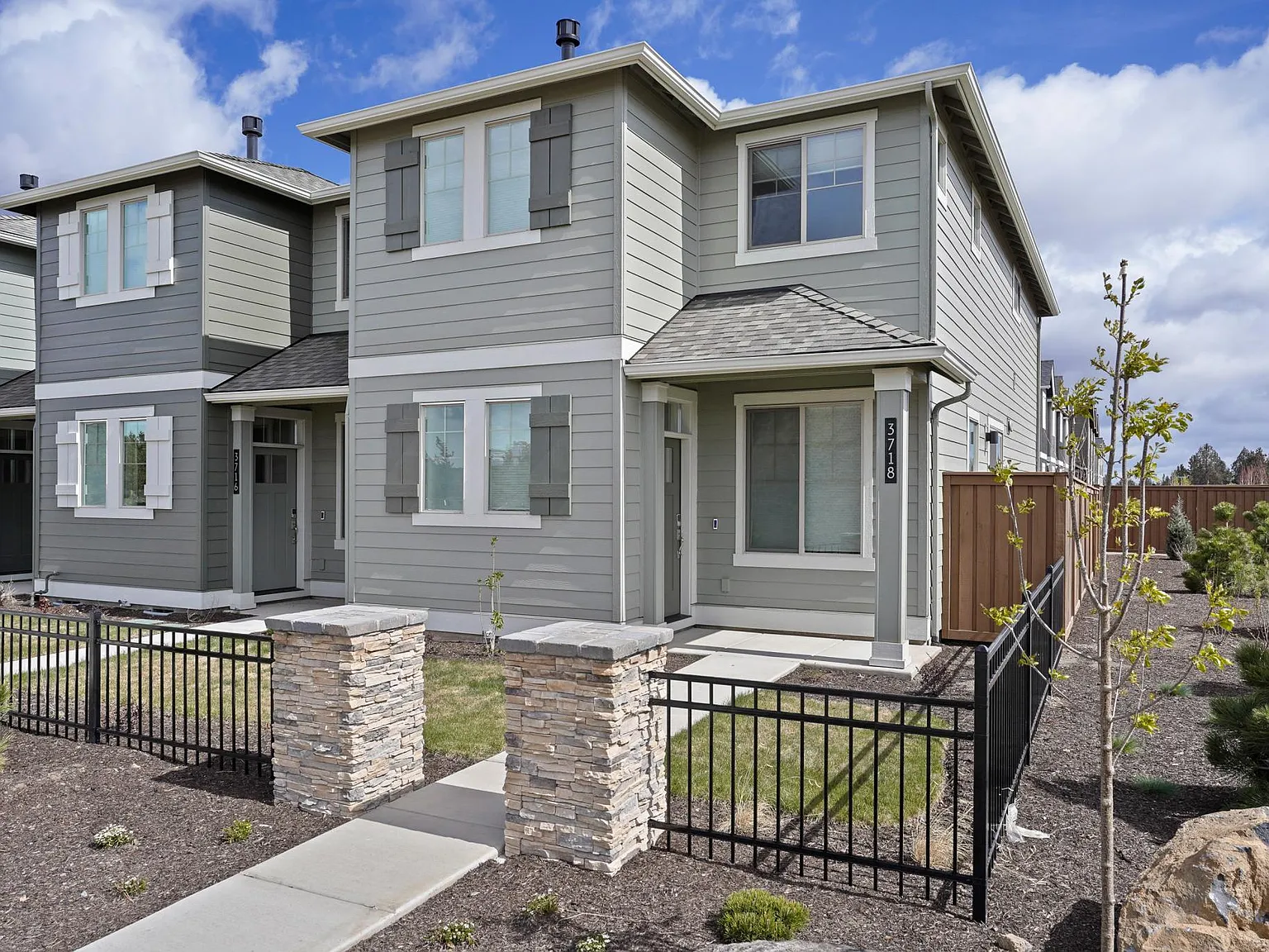 3 bed, 2.5 bath, 1450 sqft, $3,200 — Photo 3