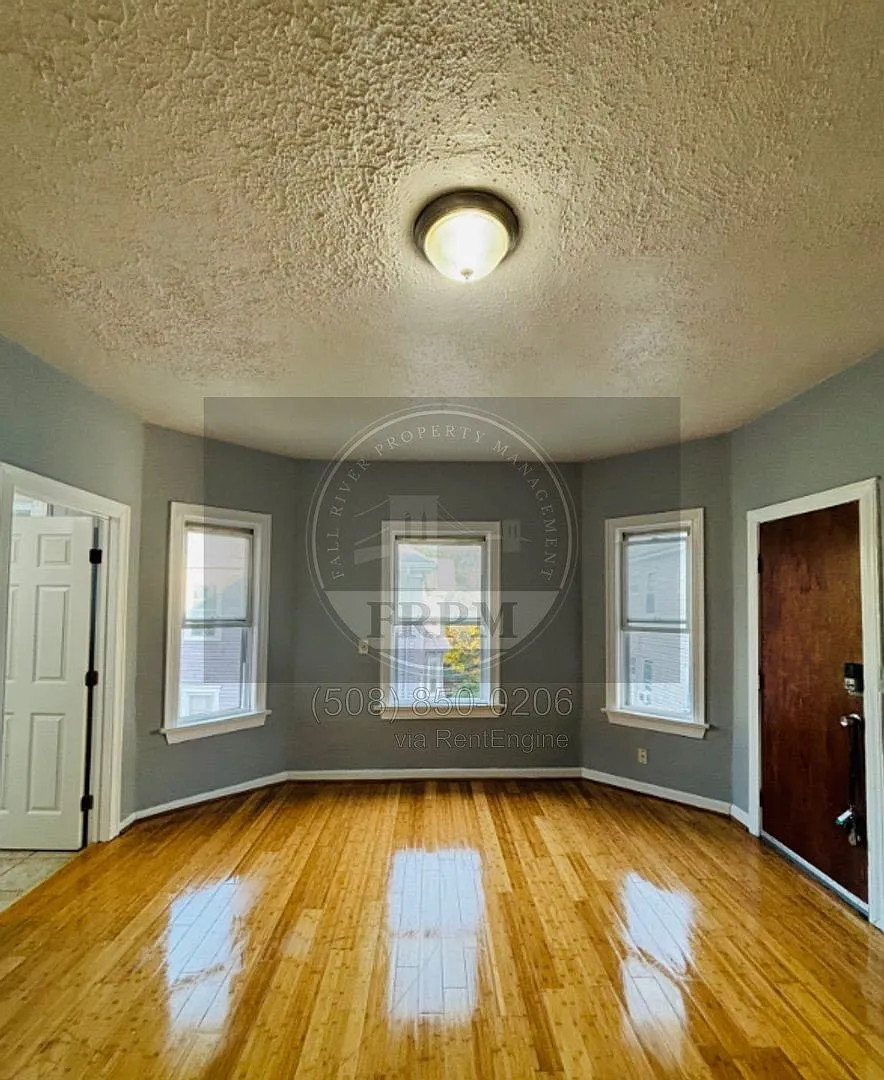 2 bed, 1.0 bath, $1,500 — Photo 1