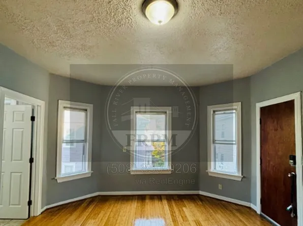 255 Fountain St APT 3, Fall River, MA 02721