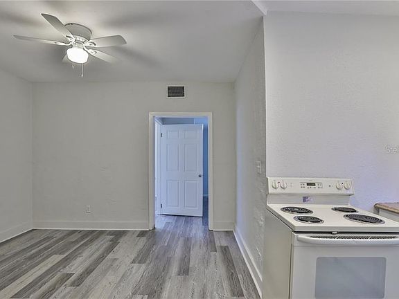 4th image of 819 22nd Ave S