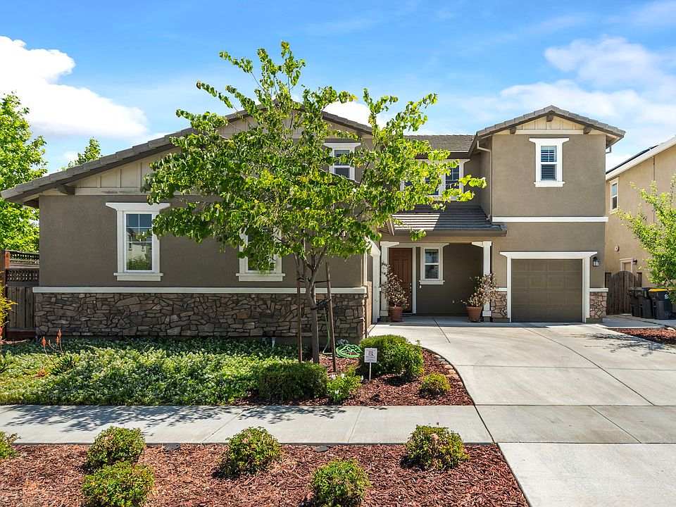 1st image of 1816 Water Lily Dr