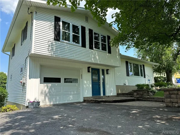 110 Winding Way, Camillus, NY 13031