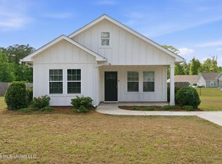 94 Ridge Ln, Lucedale, MS 39452