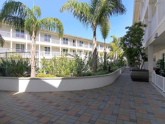 3rd image of 2030 N Pacific Ave Unit 114