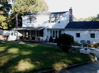 97 Clearview Ave, Selden, NY 11784