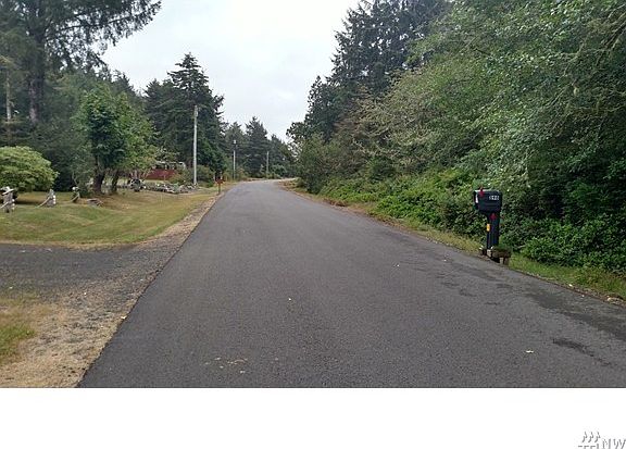 3rd image of 890 Discovery Ave SE