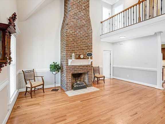 5th image of 2341 Knoll Ridge Ln