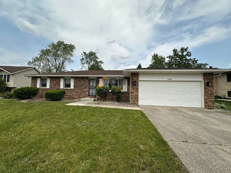 2836 W 63rd Ln — Photo 2