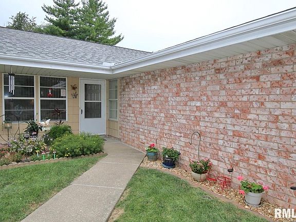 3rd image of 3105 N Molleck Dr