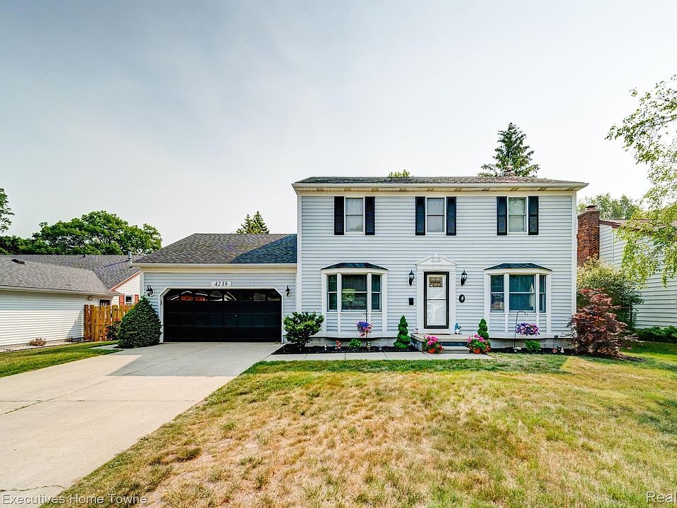 1st image of 4238 Fairway Dr
