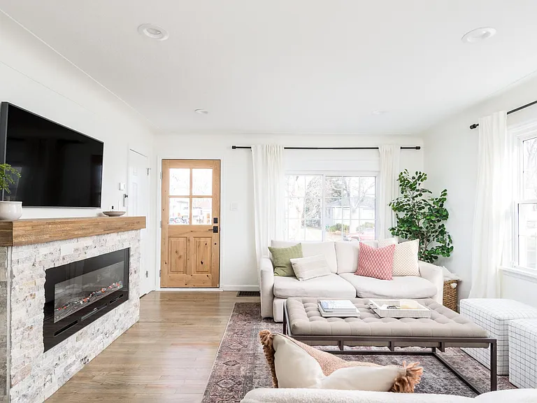 2345 S Corona St — Photo 4
