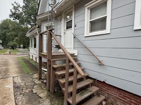 627 New St, Springfield, IL