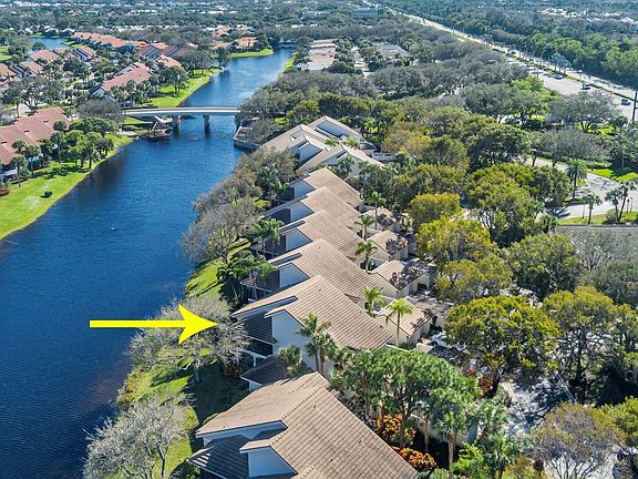 4th image of 16050 W Bay Drive #251