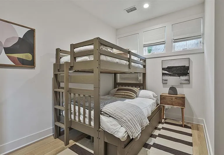 130 Arcadia Ave — Photo 30
